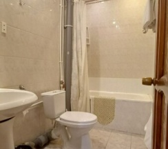 Двухместный номер 1 категории с двухспальной кроватью, полным сан. узлом в Фатима