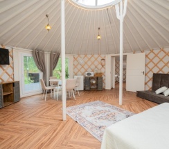 Юрта Зори в Папоротник