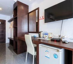Трёхместный семейный номер Standard в 7Q Bangla Hotel