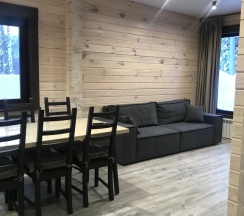 Апартаменты с 3 комнатами с балконом в Лесной