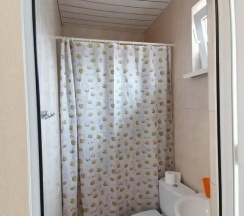 Пятиместный номер Standard с балконом и с видом на горы в Жемчужина