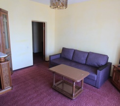 Люкс с 3 комнатами с балконом в Бриз