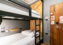 Кровать в общем номере в Timber Hostel