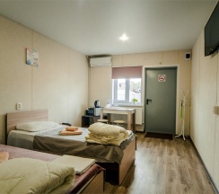 Улучшенный трехместный номер с 3 отдельными кроватями в Пол&Пути