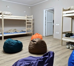 Кровать в 12-местном общем номере в Key2Home