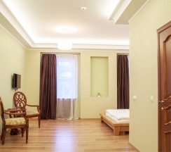 Двухместный улучшенный номер с кроватью King-Size в Столица