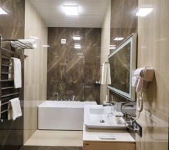 Двухместный люкс с балконом двуспальная кровать в Бутик-Отель East Star Hotel
