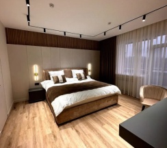 Люкс Superior с балконом в Golden Dragon Hotel & Spa