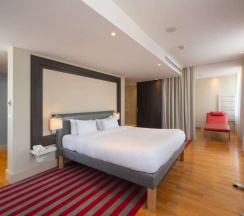 Двухместный полулюкс двуспальная кровать в Mercure Warszawa Grand