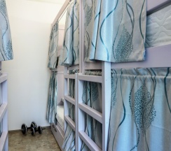 Кровать в общем номере (женский номер) в Рус