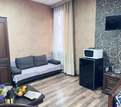 Апартаменты шестиместные в Гостиный дом