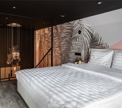 Двухуровневые апартаменты для троих гостей в Smart Hotel Kantemirovsky