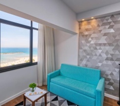 Двухместный номер with access to business lounge Deluxe с видом на море 2 отдельные кровати в Prima Tel Aviv Hotel