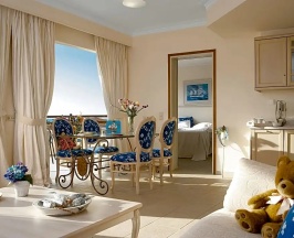 Люкс семейный Casa Marina Grand в Grecotel Marine Palace & Aqua Park