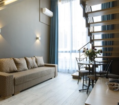 Двухуровневые апартаменты DUPLEX в Center plaza