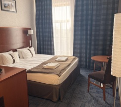 Номер комфорт с 1 двуспальной кроватью в Рублев