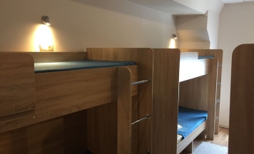 Кровать в общем 8-местном номере в Энергия