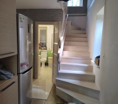 Дом с мангальной зоной в Гостевой дом в лесу у залива