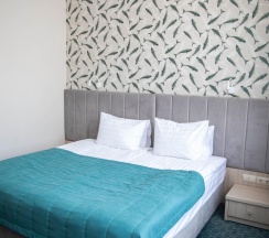 Номер стандарт улучшенный с 1 двуспальной кроватью в Хабаровск