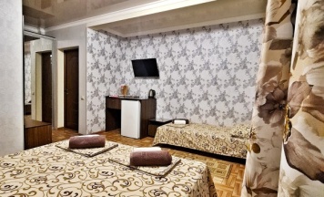 Трехместный стандарт с балконом в Mark Inn