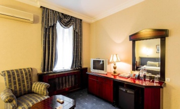 Трёхместный номер Standard в Ambassador hotel Almaty