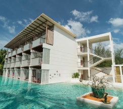 Трёхместный номер Deluxe с балконом в The Briza Beach Resort Khaolak