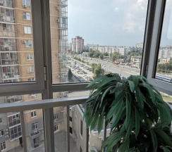 Двухместные апартаменты c 1 комнатой с балконом и с красивым видом из окна (двуспальная кровать) в Квартира Уютная у стадиона с фантастическими закатами