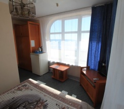 Двухместный номер Standard с балконом и рядом с пляжем двуспальная кровать в Бриз