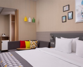 Делюкс с 1 кроватью king-size (200*200) в Holiday Inn Perm