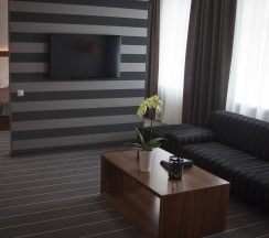 Люкс двухкомнатный в Ost west club