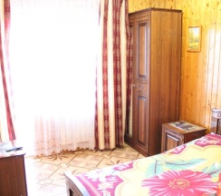 Стандартный 2-х местный номер с балконом и видом на сад в Аида