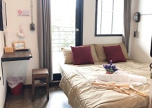 Двухместный номер Standard с балконом двуспальная кровать в Feel Good Bangkok Hostel