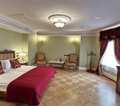 Улучшенный номер без вида (внутренний двор или мансарда) в Taleon Imperial Hotel