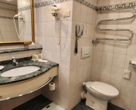 Номер полулюкс с 2 односпальными кроватями в Radisson Slavyanskaya Hotel Moscow