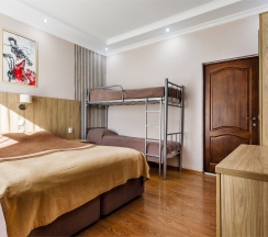 Стандартный четырехместный с двухъярусной кроватью в Версаль