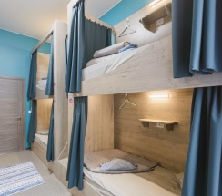 Кровать в общем номере в Евражки