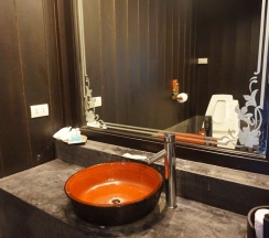 Люкс с балконом в Narakul Resort Hotel