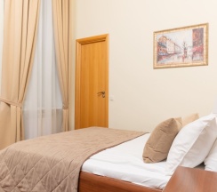 Двухместный семейный номер Comfort двуспальная кровать в Соната на Маяковского