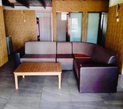 Кровать в общем номере в Club Fiji Resort