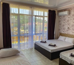 Трёхместный номер "Комфорт" в Krystall