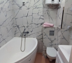 Двухместная студия с балконом (двуспальная кровать) в Апартаменты ЖК Перекрёсток Лофт