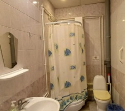 Трехместный номер 3 категории с раздельными кроватями, сан. узел с душем на два номера в Фатима