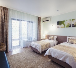 Люкс с балконом в Melissa