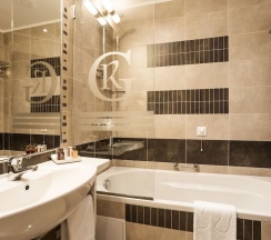 Номер Standard в Grami Hotel Sofia