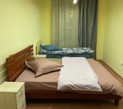 трехместный номер с двухспальной кроватью и односпальной кроватью в Неделина