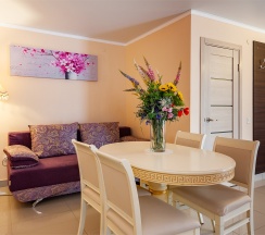 Двухкомнатный номер на трех-четырех гостей с видом во двор (корпус К) в Оптимист