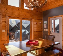 Коттедж с 5 комнатами в Marsh-Mellow Manor 5 Bedroom House