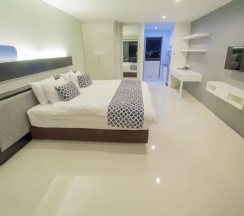 Двухместная студия Deluxe двуспальная кровать в Baba House Phuket Hotel