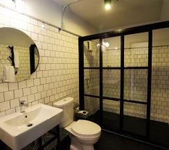 Кровать в общем номере (мужской номер) в STrips the Poshtel - Hostel