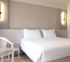 Двухместный номер Resort с видом на сад двуспальная кровать в Pinnacle Grand Jomtien Resort and Beach Club